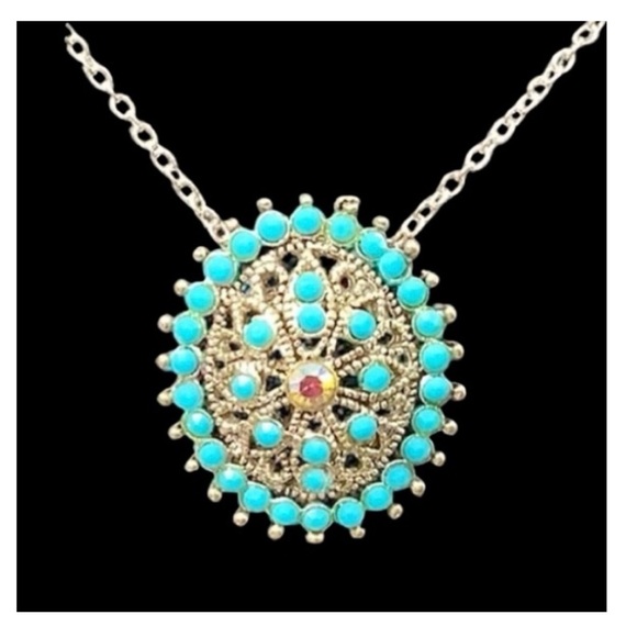 Jewelry - 💥2/$24 or 3/$30💥 Boho Western Chic Turquoise and Silver Pendant Necklace. NWT